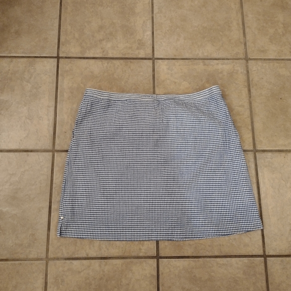 O.C. Daniels Golf Skorts - Picture 2 of 5